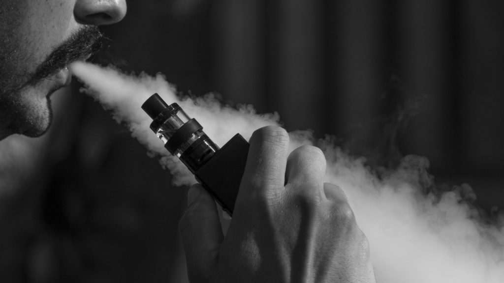 Comment dénicher un bon modèle de tubeuse cigarette électronique ?