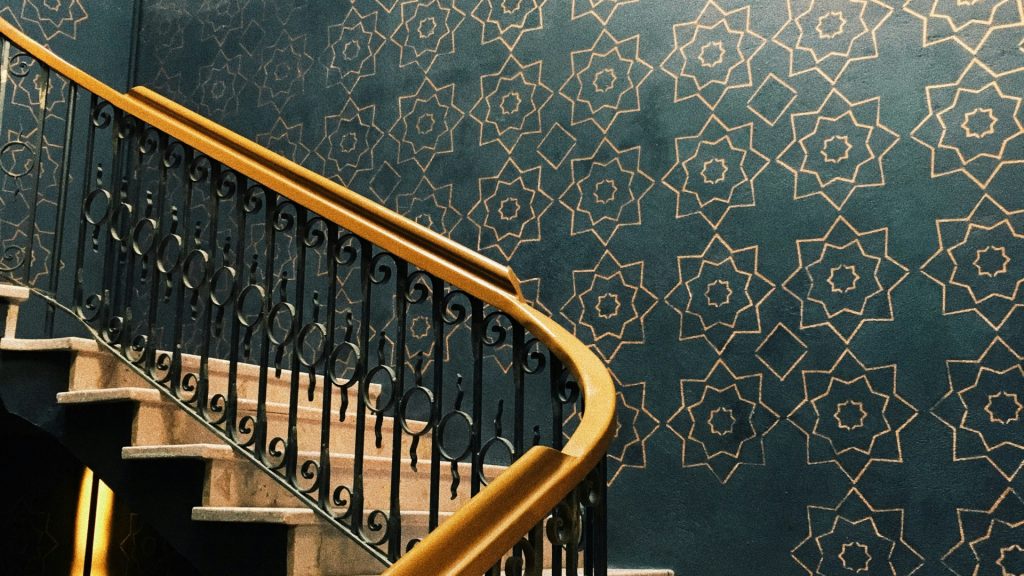 Comment intégrer un escalier en fer forgé dans votre décoration ?