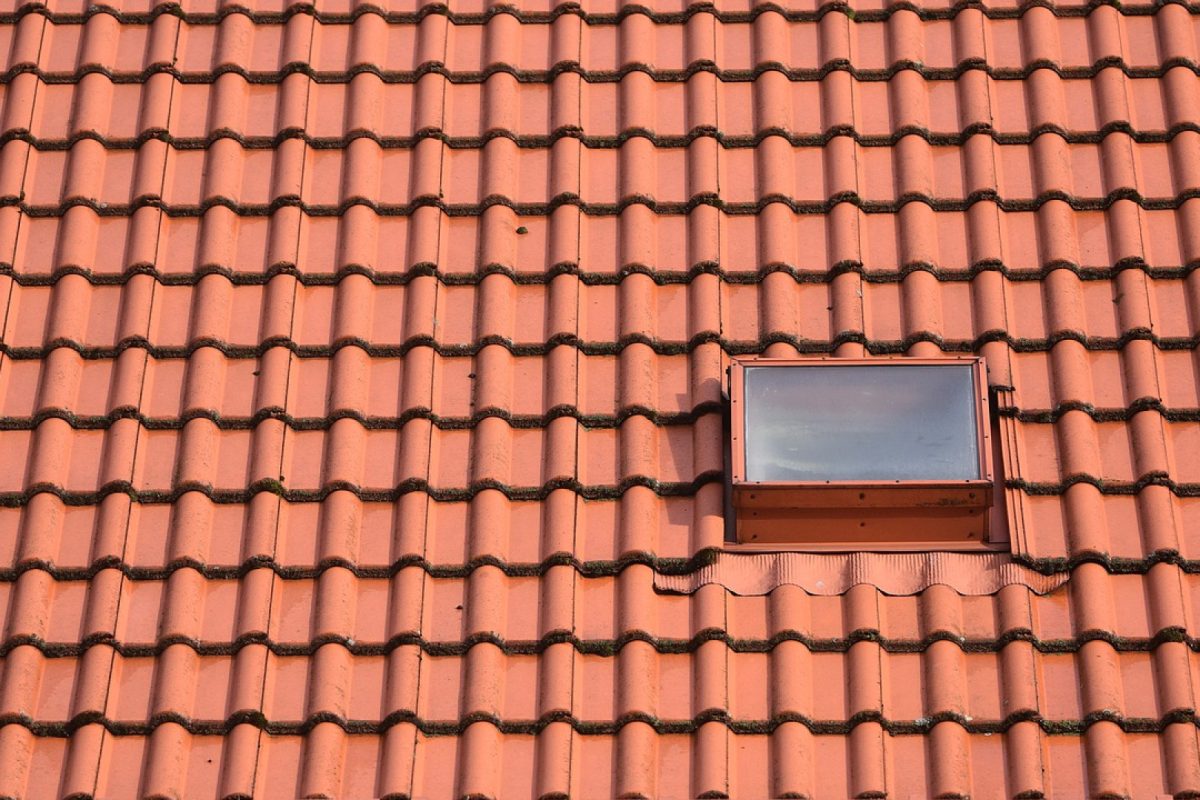 Faites confiance à un couvreur pour entretenir votre toiture à Lens !