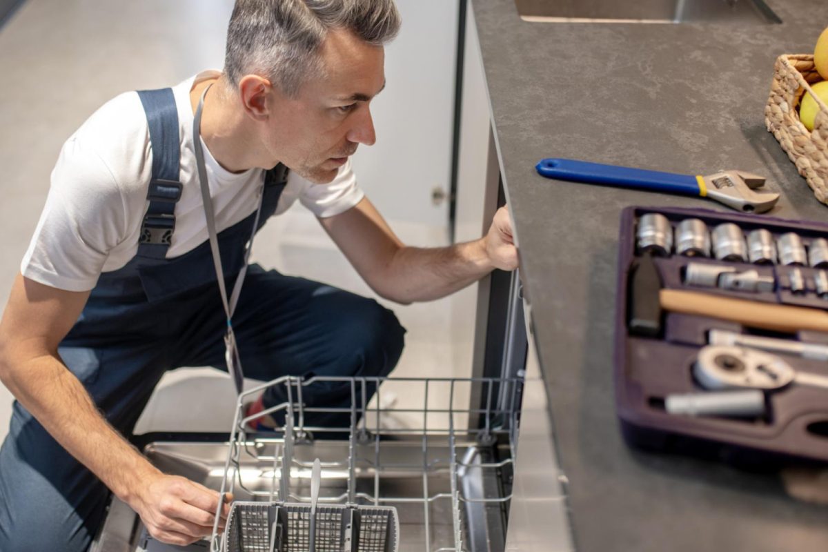 Réparateur de petits et gros électroménagers : les services indispensables à connaître