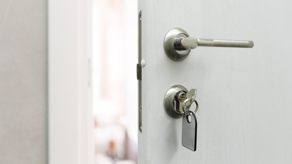 Serrurier à Lyon : comment la radiographie facilite l’ouverture de porte sans dégâts ?