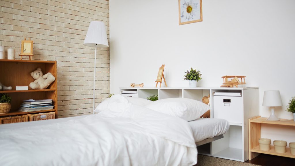 Astuces pour optimiser l’aménagement d’une petite chambre avec un lit 1 place