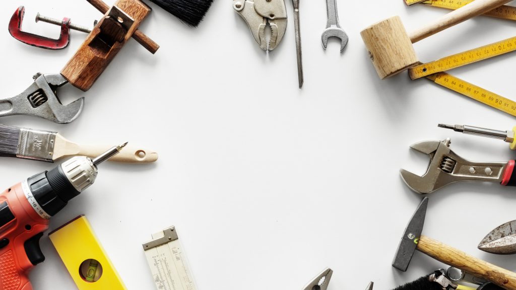 Comment choisir les bons travaux à confier à un bricoleur à domicile ?