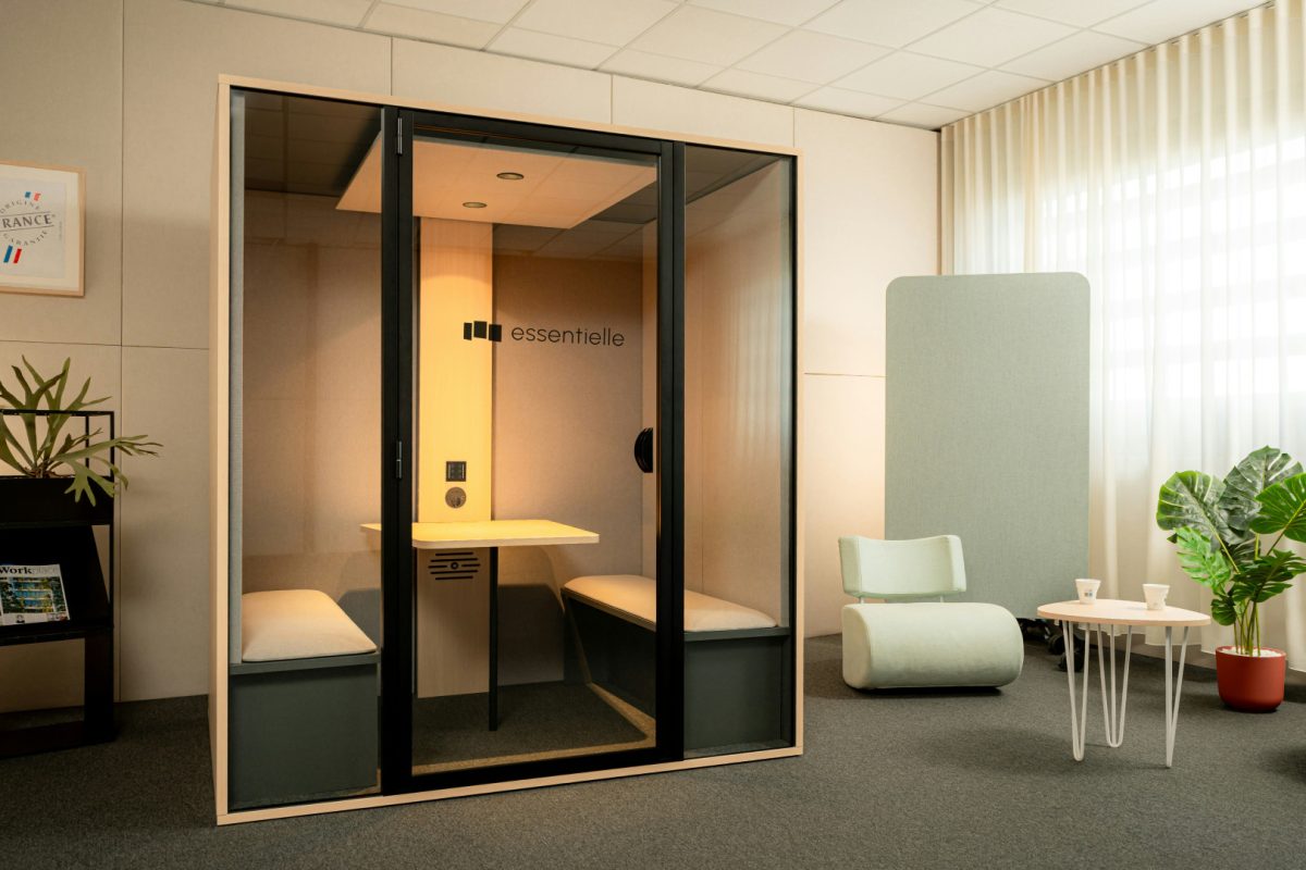 Optimiser l’acoustique d’un espace de travail avec les cabines insonorisées