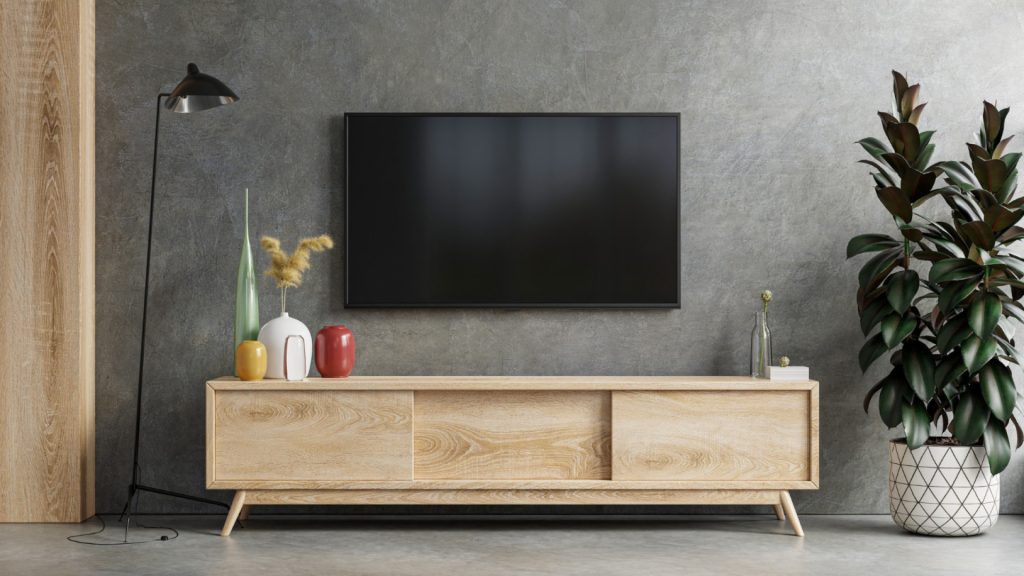 Comment harmoniser meuble TV et déco du salon ?