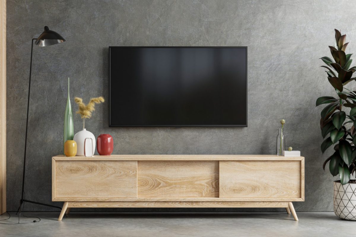 Comment harmoniser meuble TV et déco du salon ?