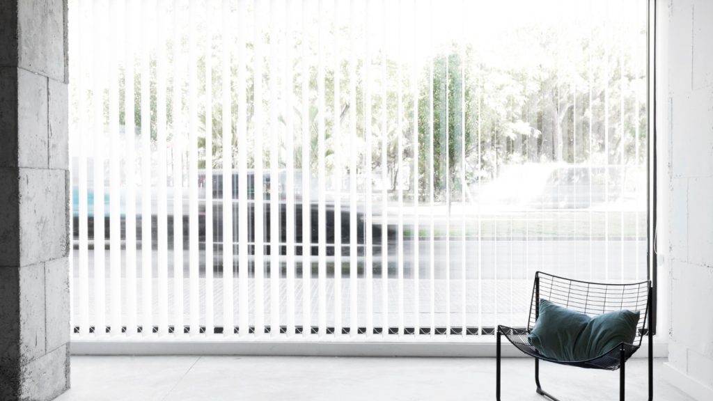 Store californien : une solution efficace contre le soleil ?