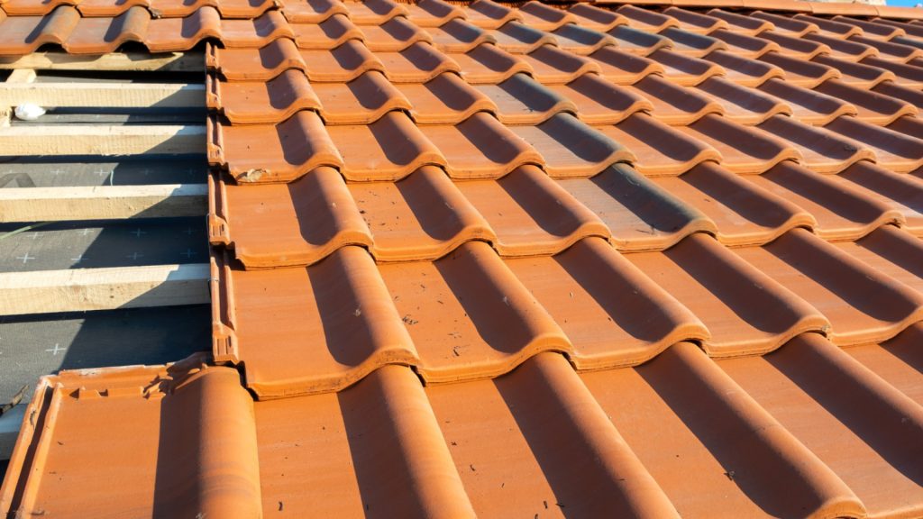 Travaux de couverture à Bruz : comment préparer son budget ?