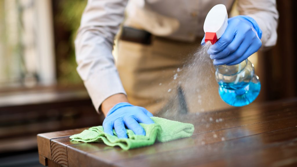 Ménage, jardinage, garde d'enfants : et si vous divisiez votre facture par deux ?